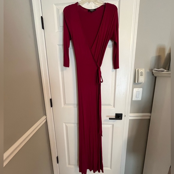 Floor-length Red Wrap Dress - Picture 5 of 6